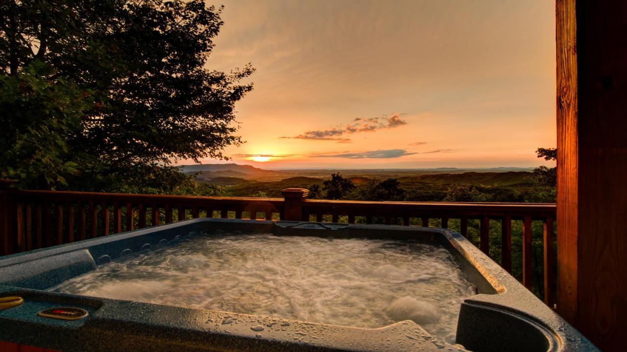 Incredible Views Hot Tub Close To Everything * Sevierville