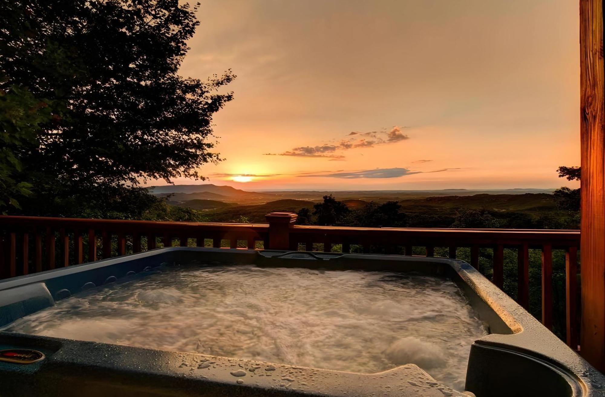 Incredible Views Hot Tub Close To Everything